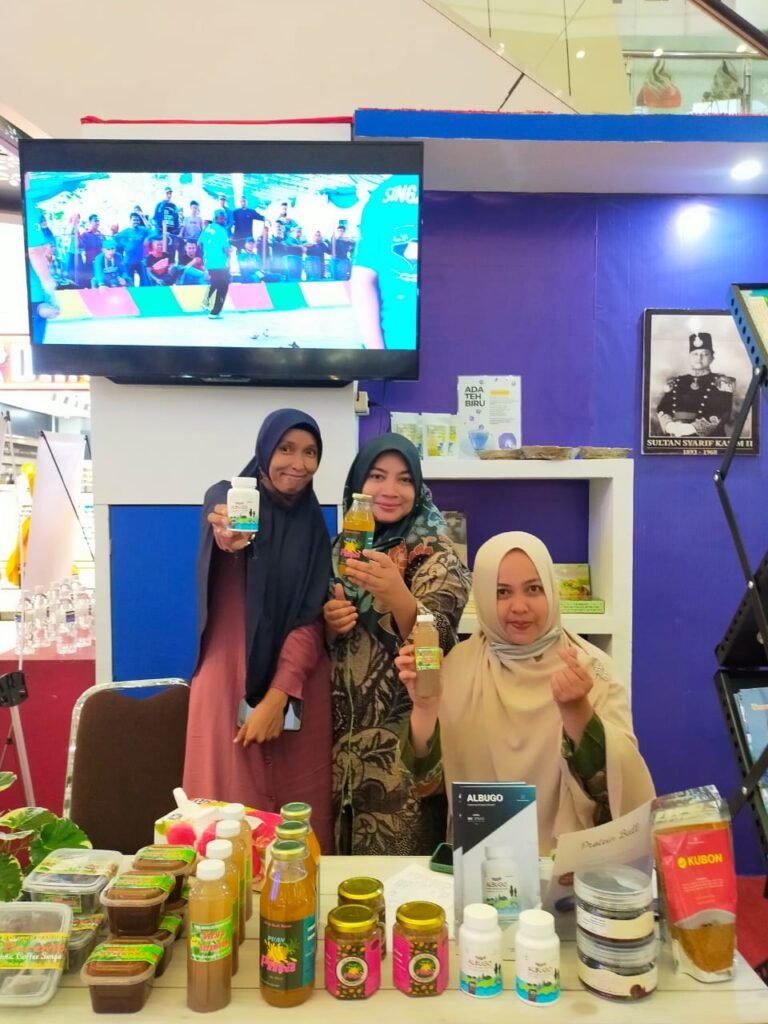 Produk UMKM Selai dan Sirup Nenas Puan Pina di Minati Wisatawan Dari Luar Negeri, Penghulu Temusai Beri Apresiasi