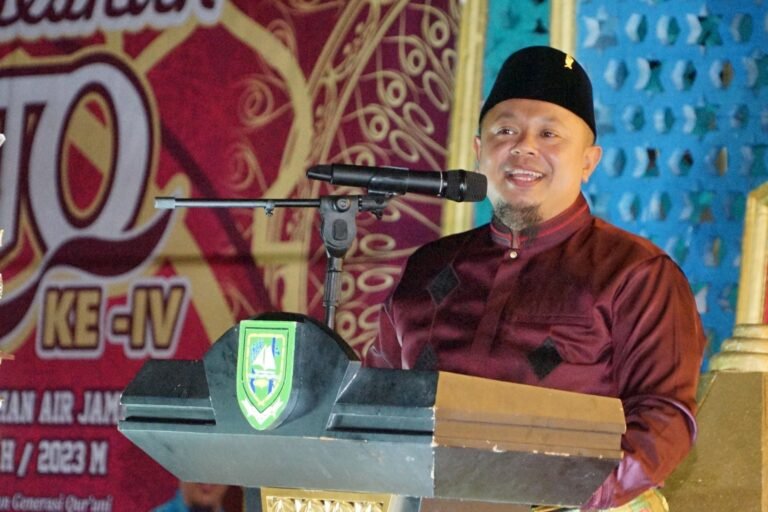 Camat Mandau Buka MTQ Kelurahan Air Jamban