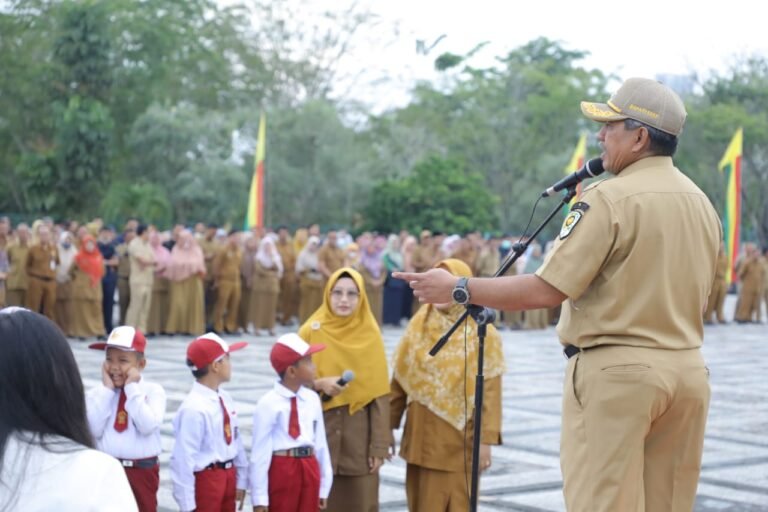 UMKM di Siak Harus Bangkit dan Berkembang Pesat, Bupati Alfedri Sebut: Secara Bertahap Kita Akan Benahi Sistem dan Fasilitas Pemasarannya