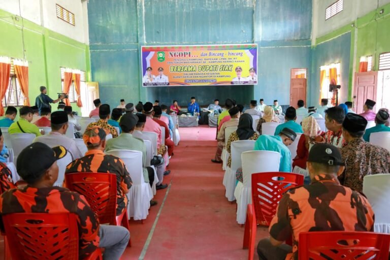 Bupati Alfedri Ingatkan Orang Tua Jangan Biarkan Anak Kecanduan Main Smartphone