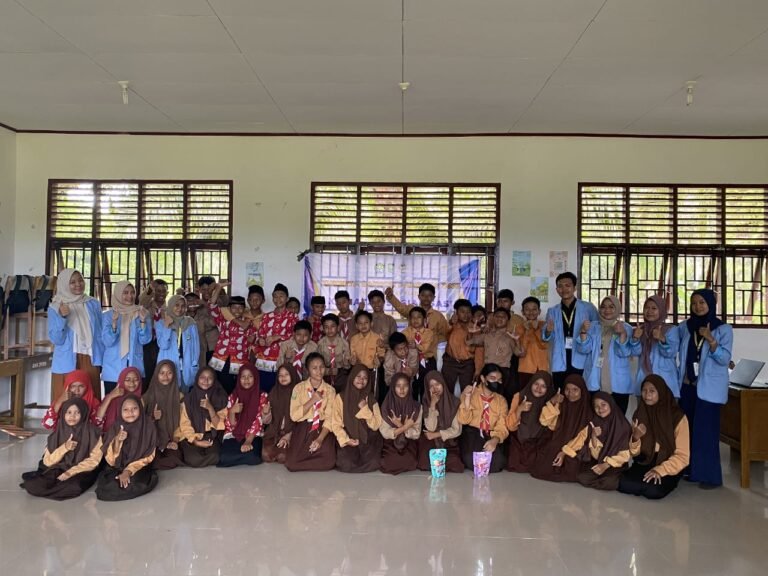 Kukerta UNRI Kampung Temusai Sukses Sosialisasikan Bahaya Narkoba di SMP Negeri 2 Bungaraya