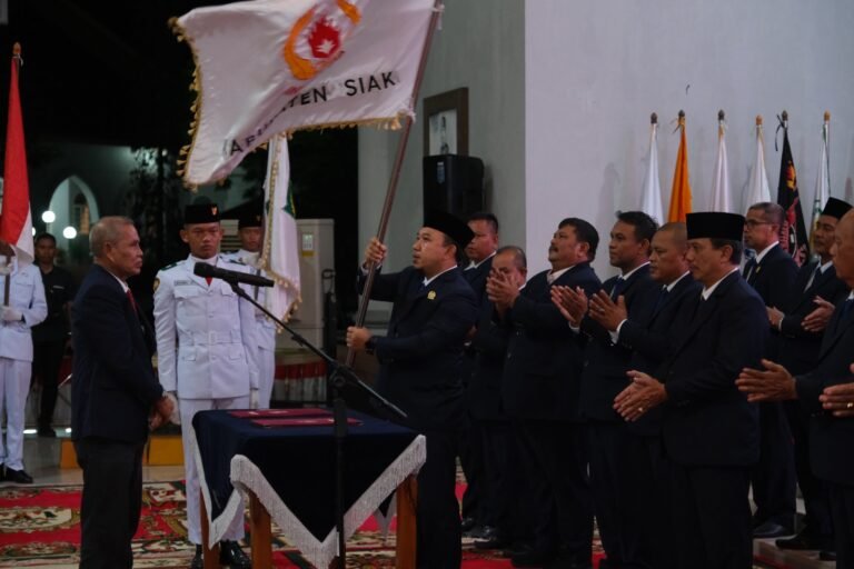 Husni Merza Resmi Jabat Ketua KONI Siak Periode 2023- 2027, Ketua KONI Riau: Wakil Bupati Siak Pertama di Riau Sebagai Ketua KONI.