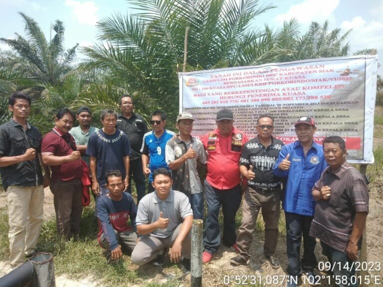 Lawan Mafia Tanah di Siak, Masyarakat dan Aktivis Pasang Plang Pengawasan Hukum