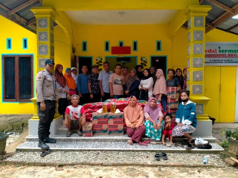 Lewat Program Jumat Berkah, PT. Permata Citra Rangau Berikan Bantuan Ini…