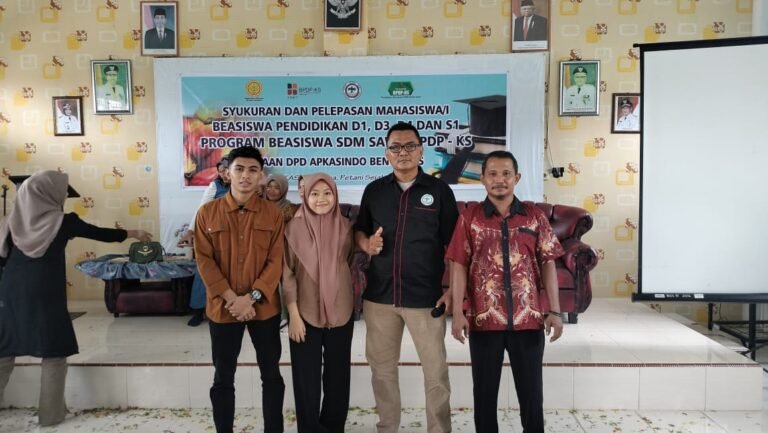 Tak Hanya Memberikan Edukasi, DPD APKASINDO Kabupaten Bengkalis Turut Hantar Calon Mahasiswa Ke Perguruan Tinggi
