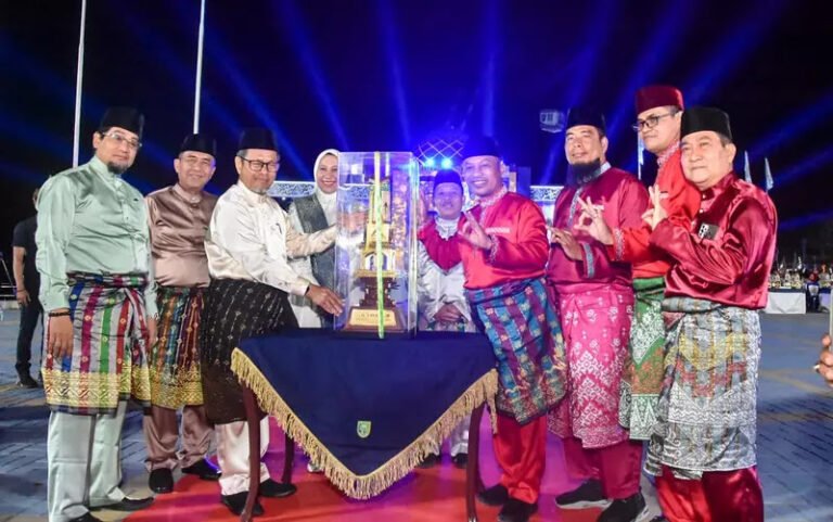Dimasa Bupati Kasmarni, Kafilah Bengkalis Raih Juara Umum MTQ Ke 41 Riau