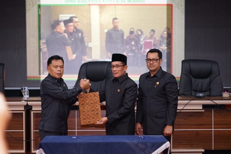 DPRD Gelar Paripurna Pengesahan APBD Perubahan 2023 Kabupaten Kepulauan Meranti