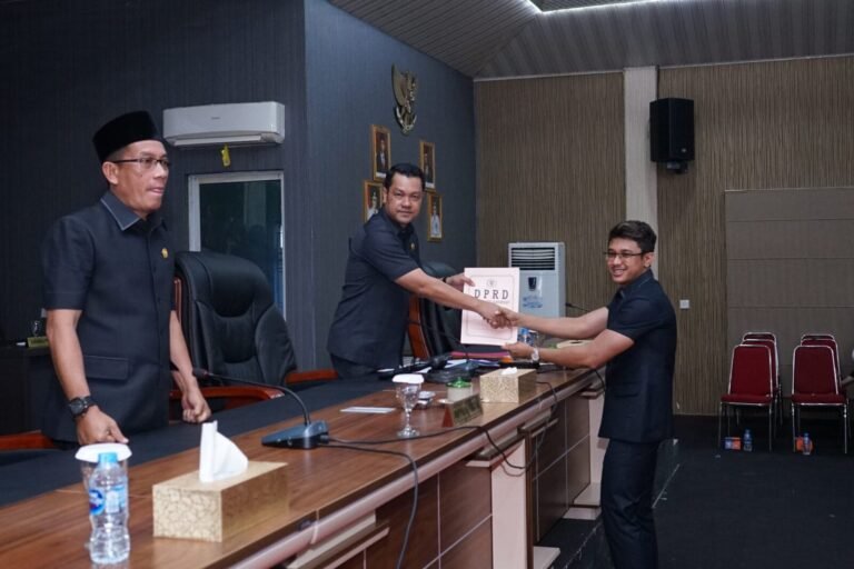 DPRD Meranti Gelar Paripurna Penyampaian Pandum Fraksi-Fraksi Terhadap Rancangan Perda Tentang APBD Perubahan 2023
