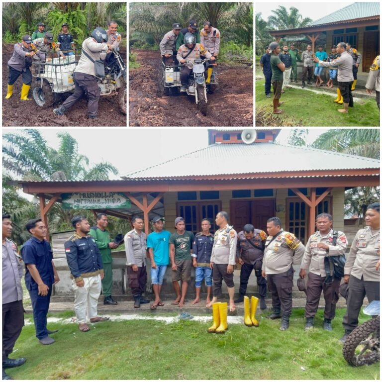 Berjibaku Lewati Lumpur Gambut, Polsek Siak Kecil Tetap Semangat Sosialisasikan Pemilu Damai di Siak Kecil Bengkalis