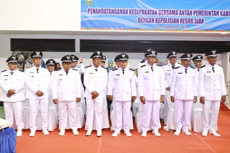 Resmi Berkantor, Sebanyak 32 Penghulu Se Kabupaten Siak di Lantik Bupati Alfedri