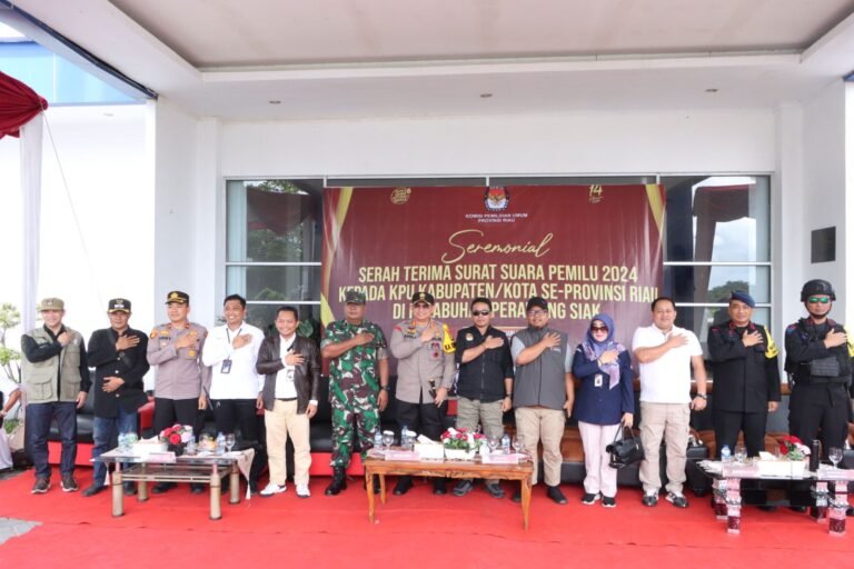 Kapolres Siak Asep Sujarwadi Wakili Polda Riau, Dalam Rangka Pengamanan Serah Terima Surat Suara Pemilu 2024