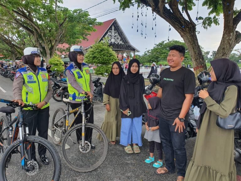 Satlantas Polres Siak Lakukan Patroli Sepeda Sampaikan Pesan Pemilu Damai Kepada Masyarakat