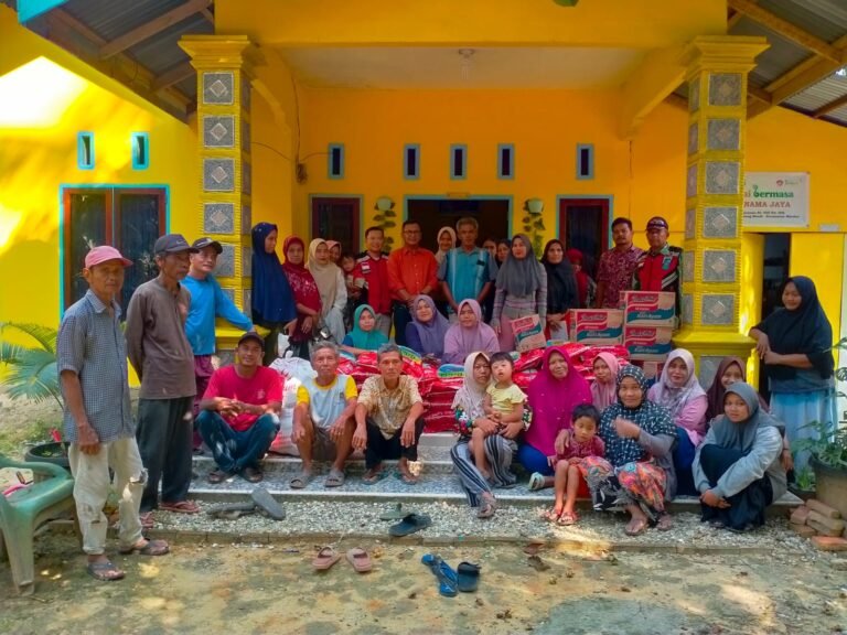 PT Permata Citra Rangau Kembali Serahkan Bantuan Untuk Warga Sekitar