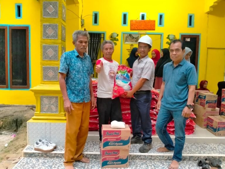 Lewat Program Jumat Berkah, PT. Permata Citra Rangau Kembali Salurkan Bantuan