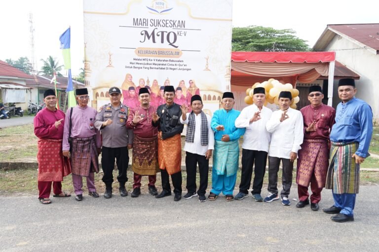 Pawai MTQ Kelurahan Babussalam Disambut Antusias Warga