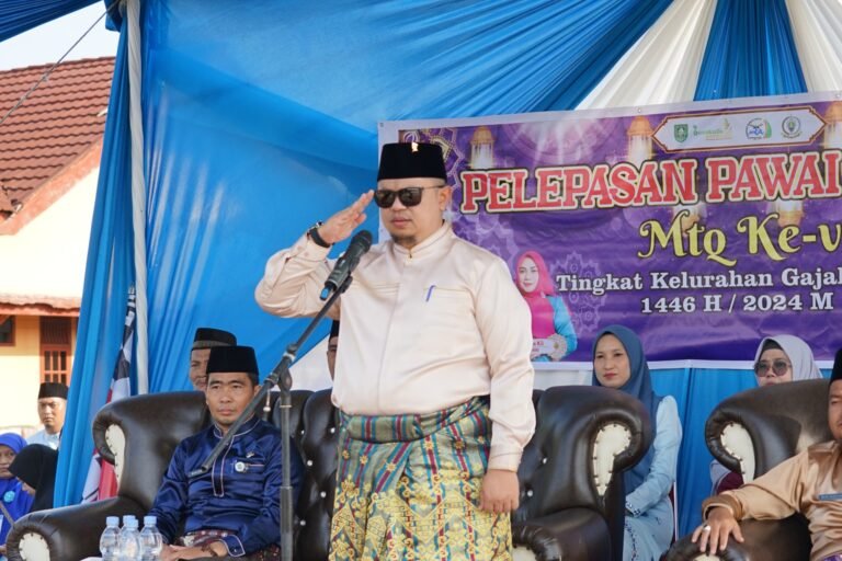 Warga Antusias Ikuti Pawai MTQ Kelurahan Gajah Sakti