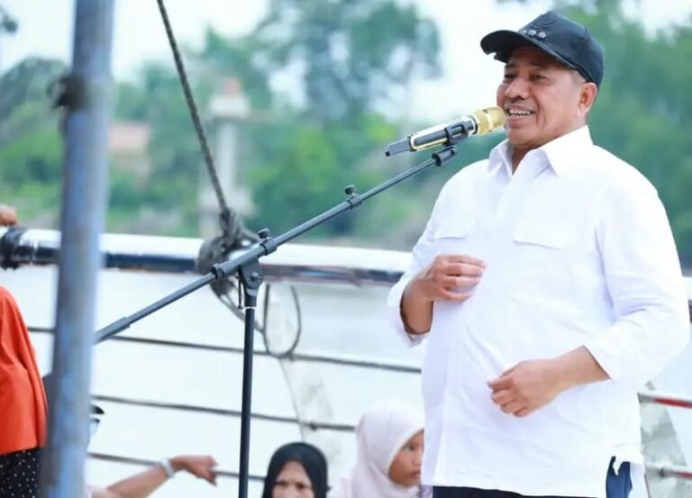 Lomba Dayung Tradisional Resmi di Buka Bupati Siak, 44 Tim Siap Arungi Sungai Jantan-Siak