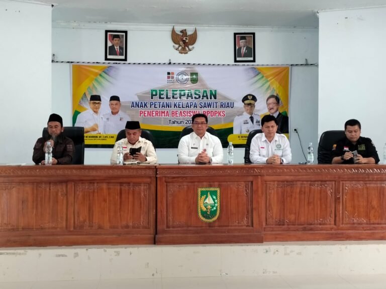 Mantap..!! DPW APKASINDO Riau Lepas 77 Anak Penerima Beasiswa Sawit Ke Kampus