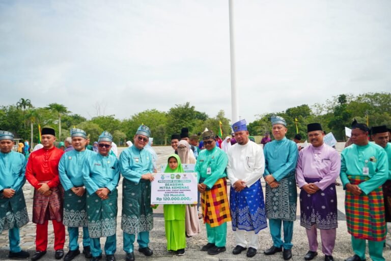 BAZNAS Salurkan Bantuan untuk 717 Mustahik dalam Perayaan HUT Kabupaten Siak ke-25