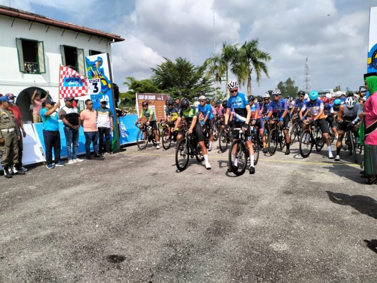 Star di Tangsi Belanda, Wabup Husni Lepas Etape III City Race, Para Rider Punya Tantangan Hebat