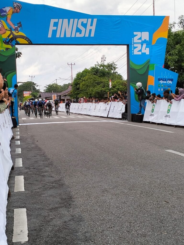 Di Etape 3 Rider Asal Malaysia Berhasil Rebut Posisi Pertama pada Tour de Siak 202