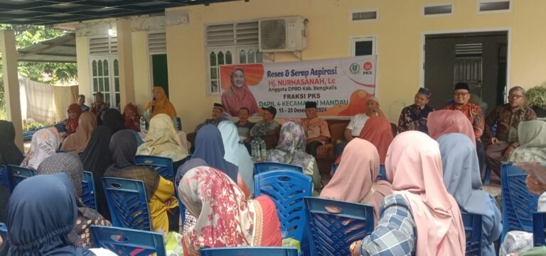 Reses Di Kediamannya, Reses Hj. Nurhasanah, Lc Dipadati Masyarakat