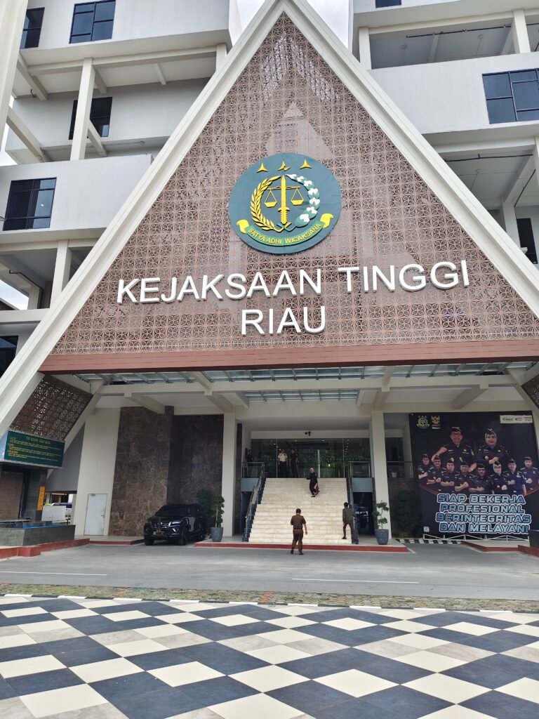 Kabag Umum DPRD Siak Diduga Kebal Hukum dan Muncul Kabar Lobi APH Atas Laporan Tipikor