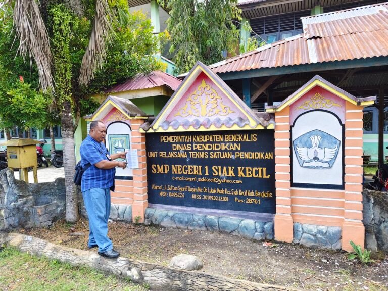 Kepala SMPN 1 Siak Kecil Diduga Salah Gunakan Dana BOS dan Lakukan Kutipan Dana Berkedok Sumbangan