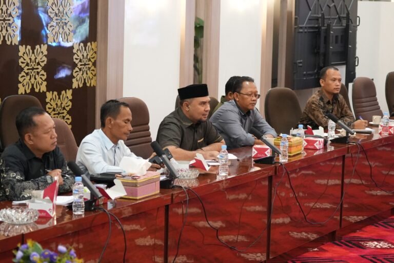 Komisi 1 DPRD Kabupaten Siak Lakukan Hearing Terkait SPMB