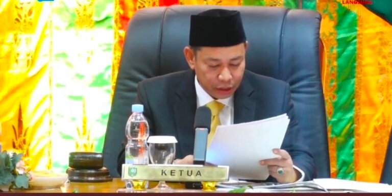 Ketua DPRD Siak Pimpin Rapat Paripurna pelantikan Bupati dan Wakil Bupati Siak Periode 2025 -2030
