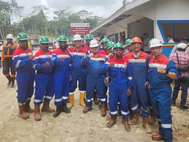 49 Putra Papua Raih Sertifikasi Migas Bersama Pertamina Drilling