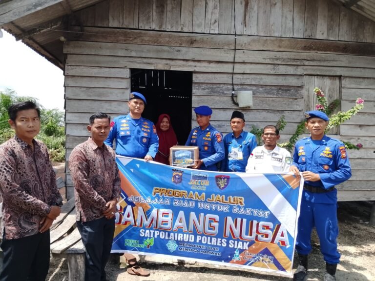 Satpolairud Polres Siak Gelar Program JALUR: Sambang Nusa, Klinik Terapung, hingga Bersih Pantai di Pesisir Pusako