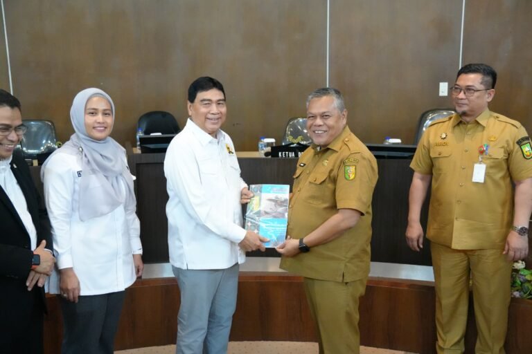 Hadiri Launching Forum DPR RI Asal Riau, Pemkab Kuansing Serahkan Usulan Pembangunan 2027
