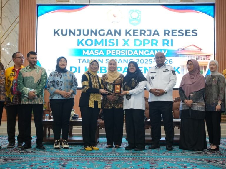 Kunjungan Komisi X DPR RI di Kota Istana, Siak Akan Dapat DAK Pendidikan Rp240,4 Miliar, Termasuk Rehabilitasi Istana Siak.