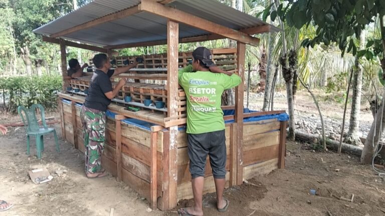 Nyak Ubit Terharu: Terima Kasih Bapak TNI, Bantuan Ini Sangat Berarti bagi Keluarga Kami. 