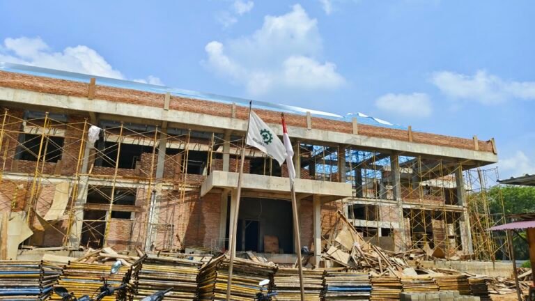 Proyek Rp27 Miliar Gedung PN Siak, Abaikan APD K3 